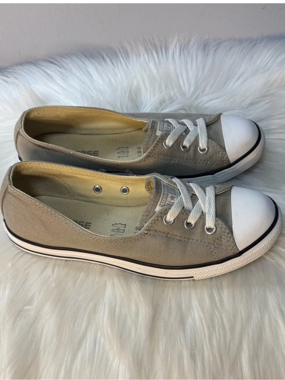 Converse Chuck Taylor All Star Ballet Lace slip-on sneakers. Size 7